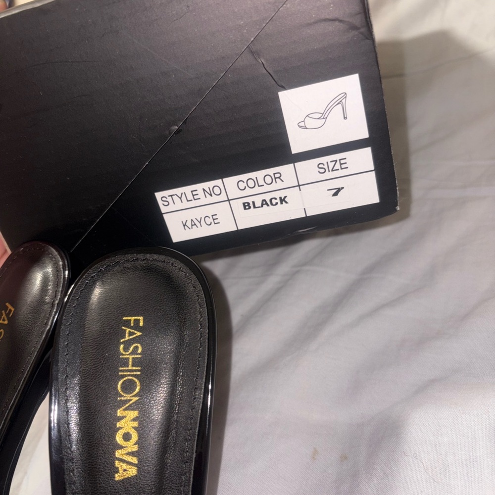 Fashion‎ Nova Glossy Black Heels - Picture 3 of 3